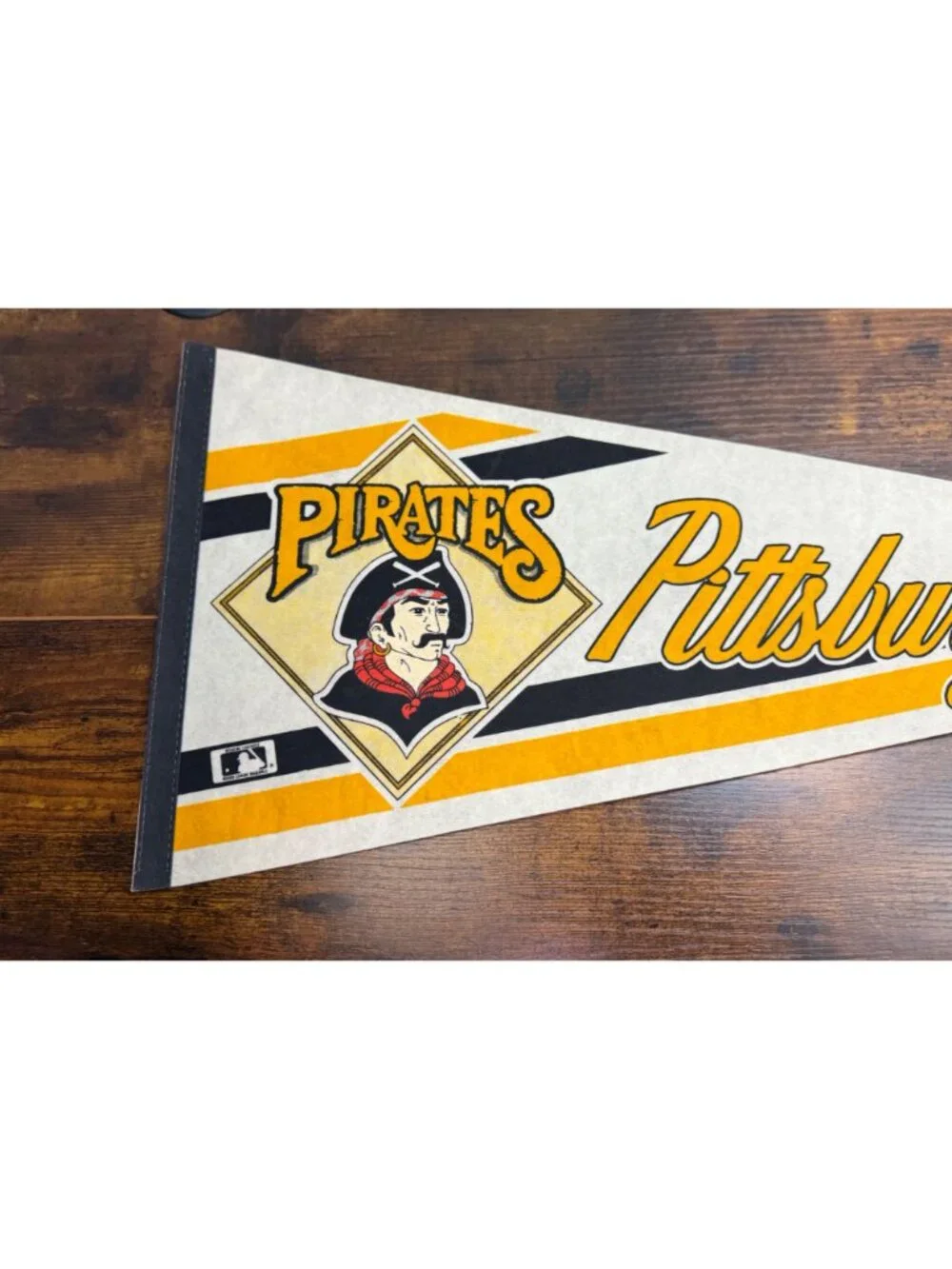 Vintage Pittsburgh Pirates MLB Felt Pennant Logo & Bold Graphics 29.5 inches